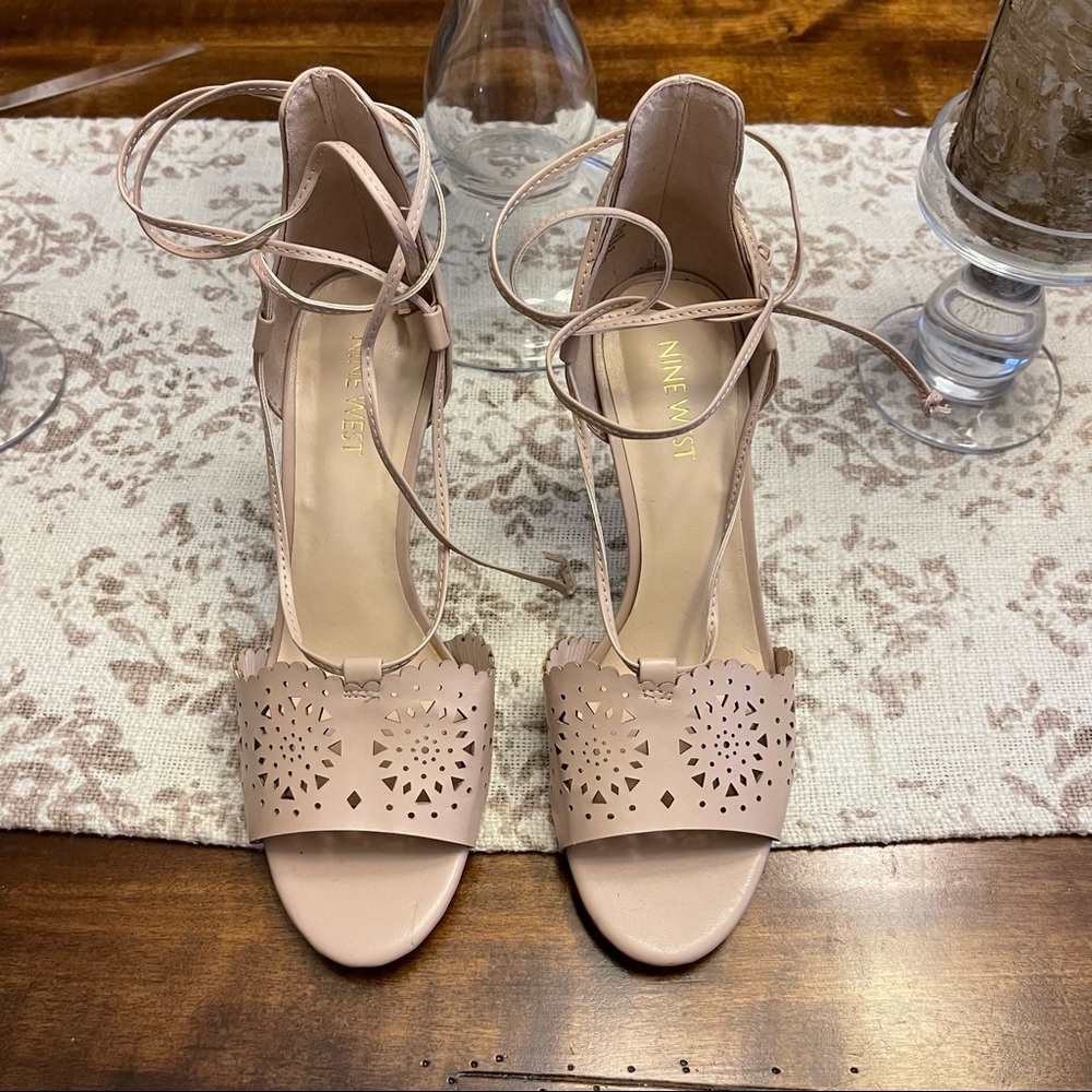 Nine West | Pale Pink Cut Out Heels SZ 7.5